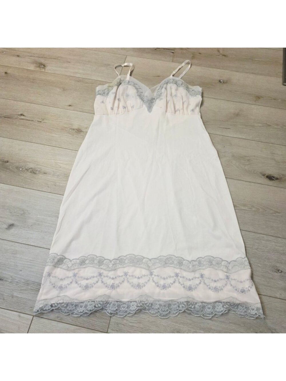 Vtg 60's Van Raalte Scalloped Gray Lace Trim Pink Romantic Coquette Slip Nightie